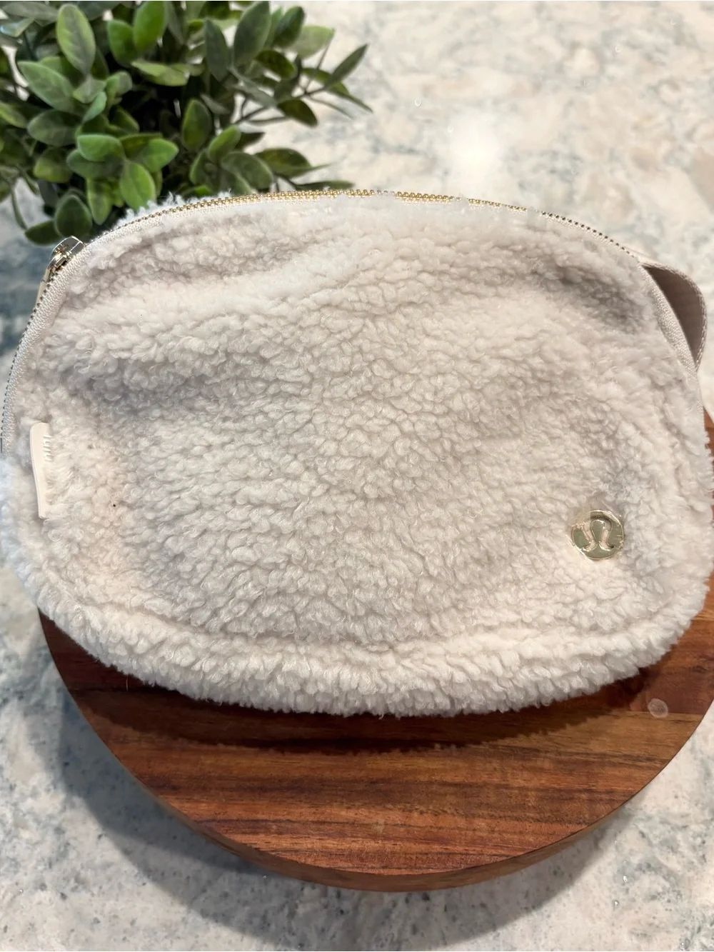 Lululemon Everywhere Fleece Waist Belt Bag Crossbody White Sherpa Fanny Pack